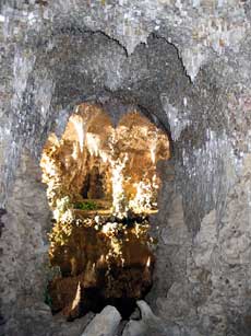 The interior of the Grotto, Painshill Park. Copyright: Painshill Park Trust.