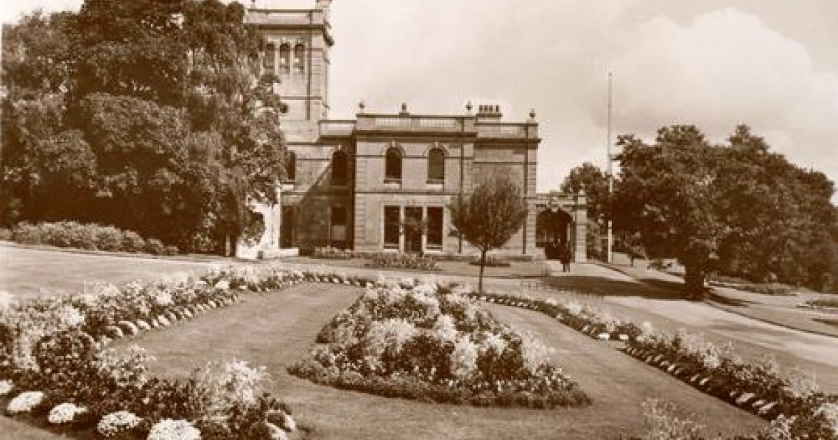 Parc Howard Llanelli Parks & Gardens