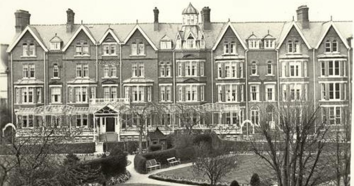 Llandrindod Wells public parks Llandindrod Wells Parks & Gardens