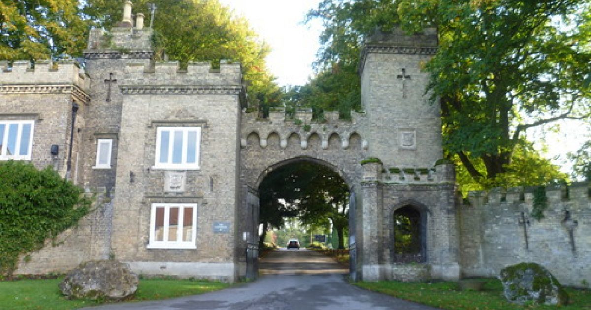 South Cave/Cave Castle South Cave Parks & Gardens