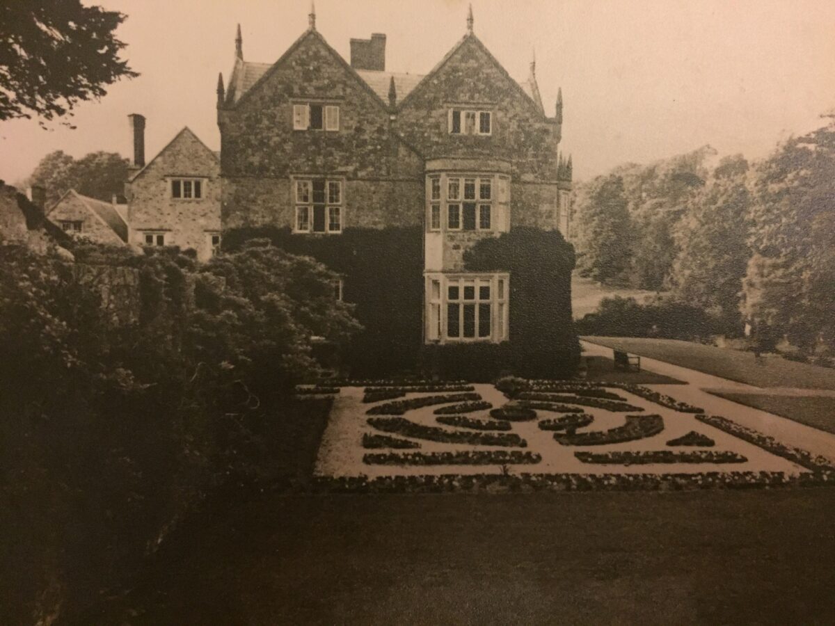 Side View Northcourt Manor