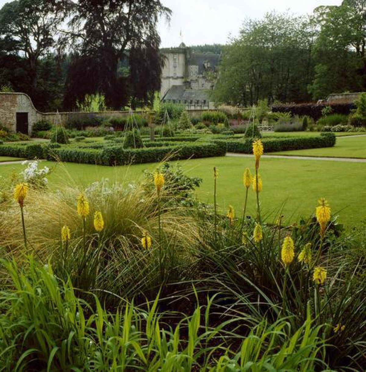 Pgds 20080501 144330 Castle Fraser 99 Bc