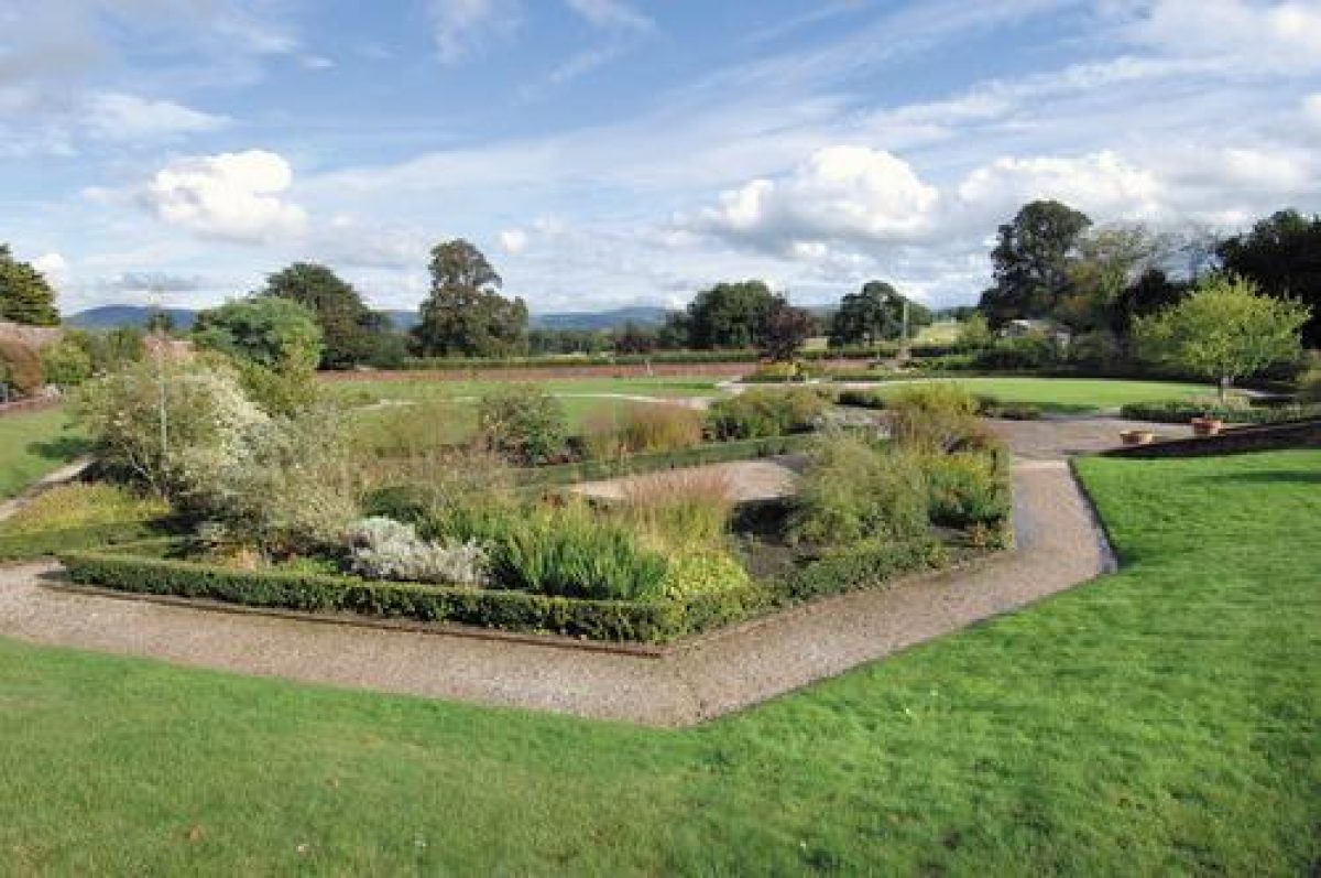 Pgds 20080709 160246 Bodelwyydan Walled Garden