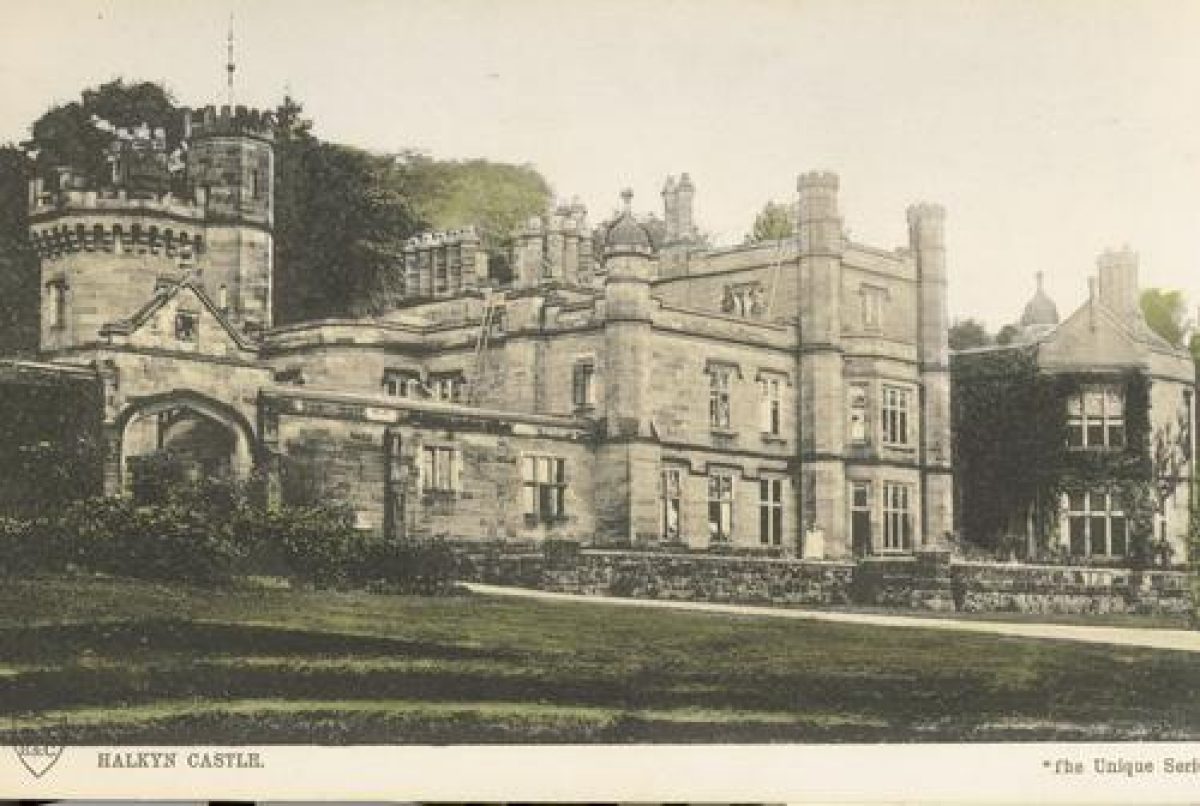 Halkyn Castle Parks and Gardens (en)