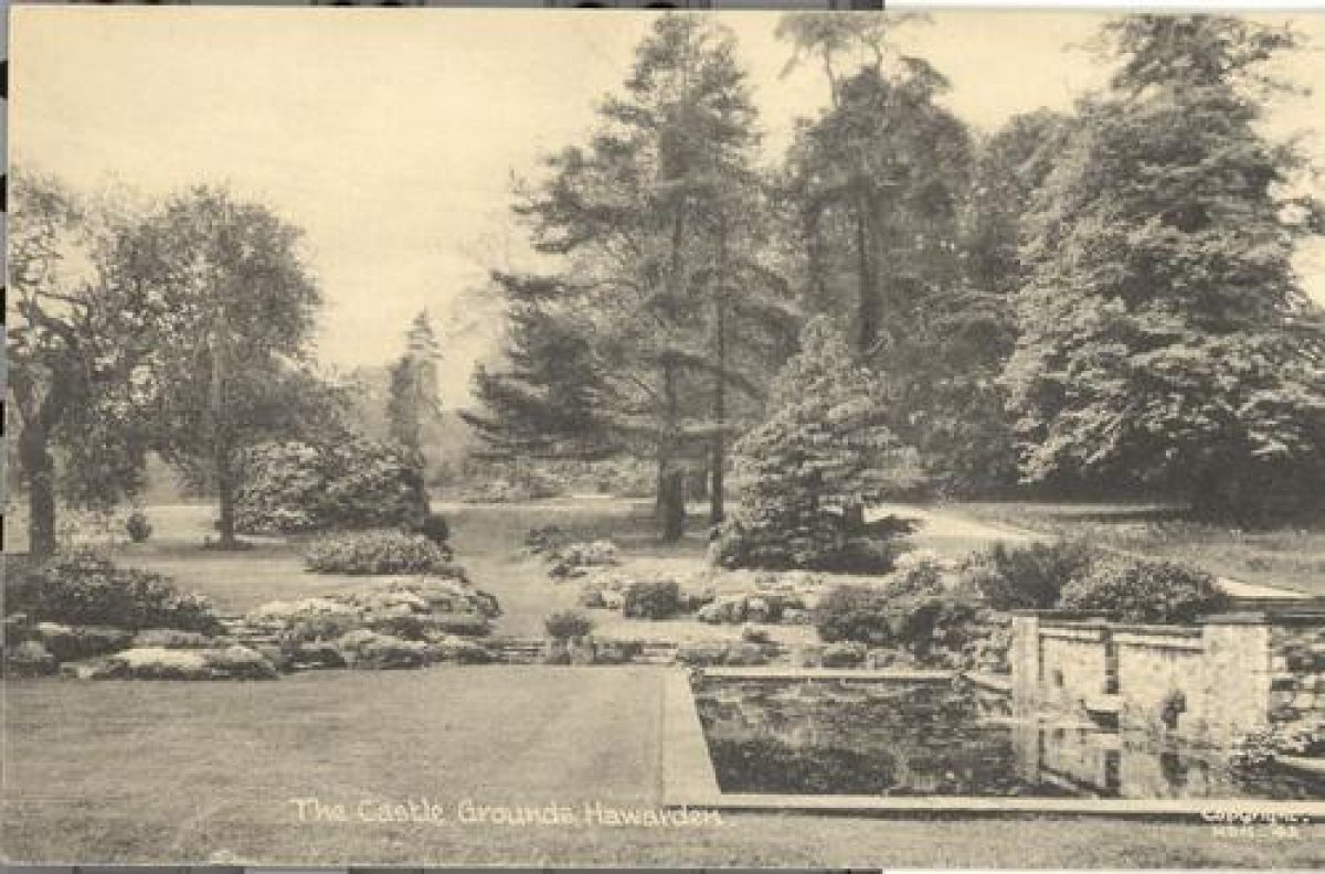 Hawarden Castle Parks and Gardens (en)