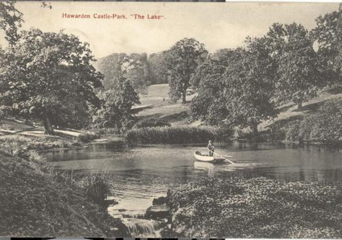 Hawarden Castle Parks and Gardens (en)