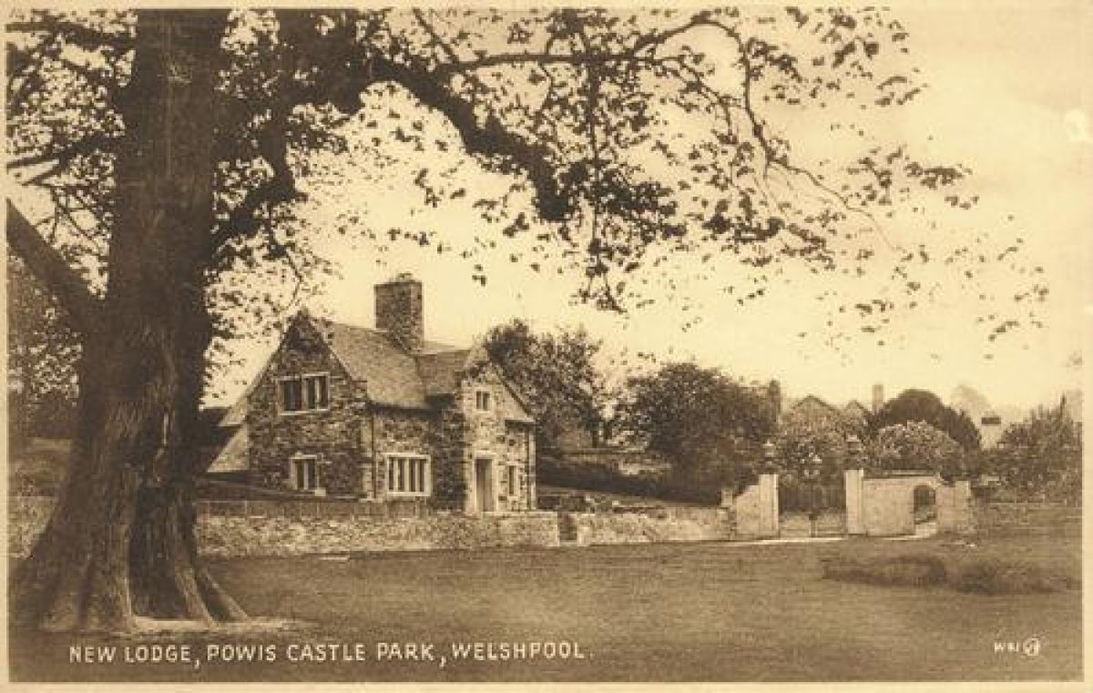 Pgds 20090829 140321 Powis Castle15