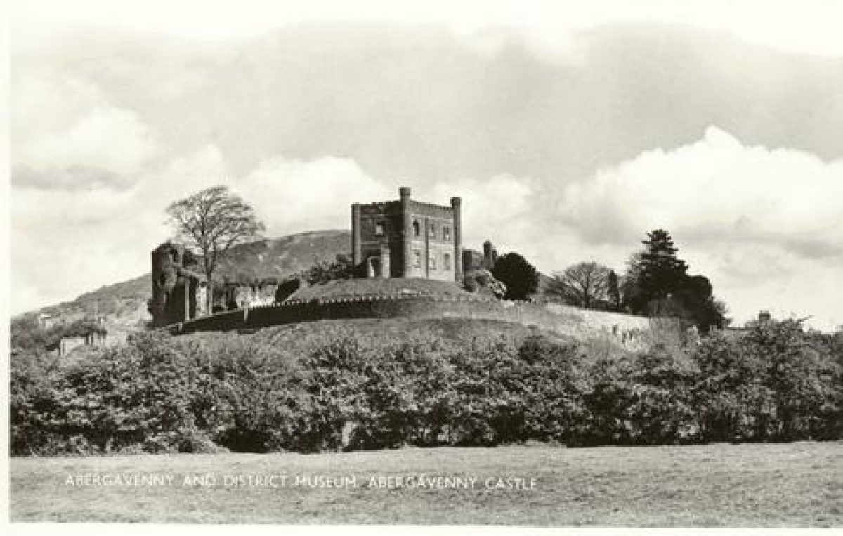 Pgds 20091017 101621 Abergavenny Castle2