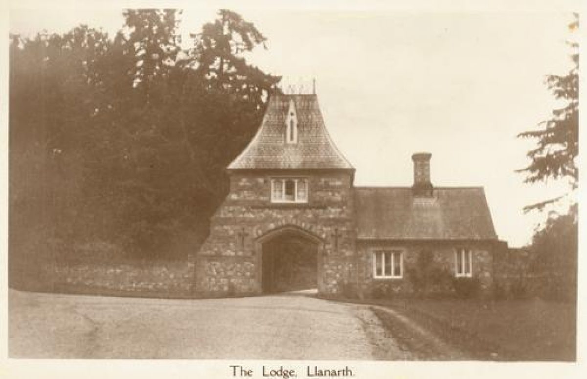 Pgds 20091017 170214 Llanarth Court2