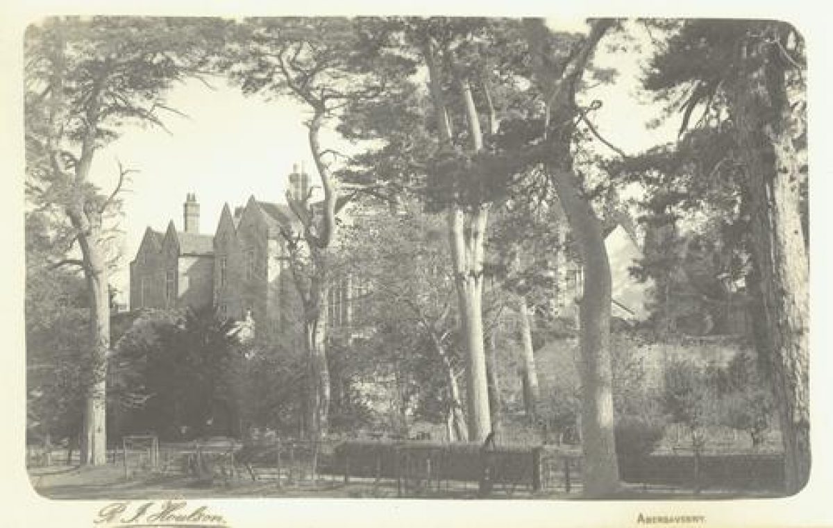 Pgds 20091017 182830 Llanfihangel Court3