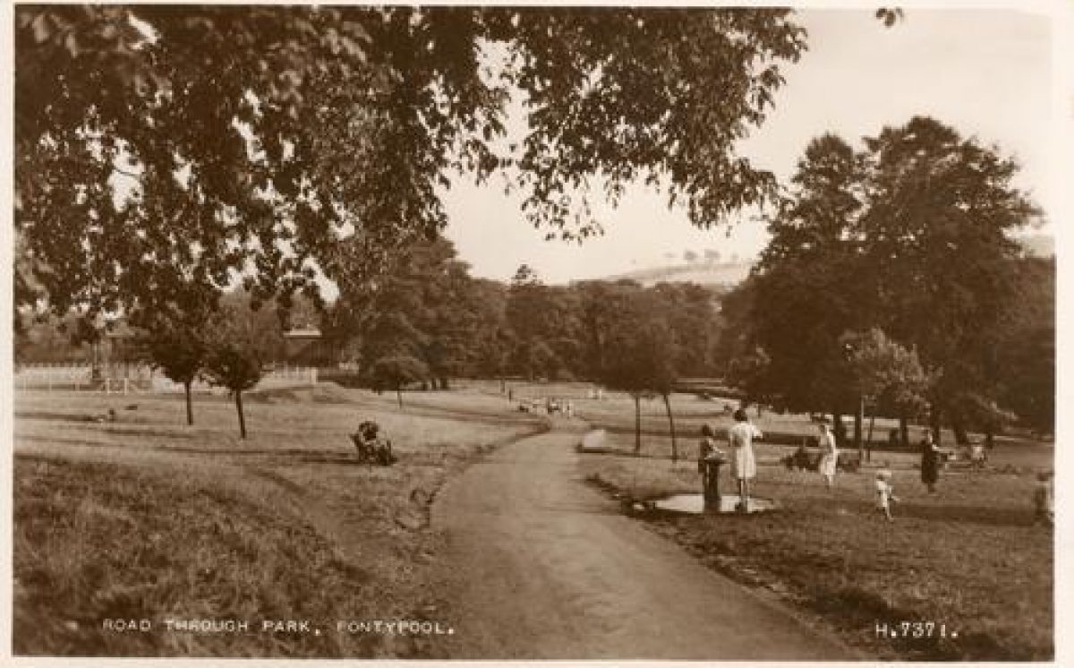 Pontypool Park Parks and Gardens (en)