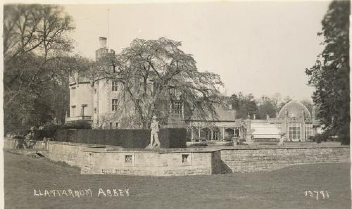 Llantarnam Abbey Parks and Gardens (en)