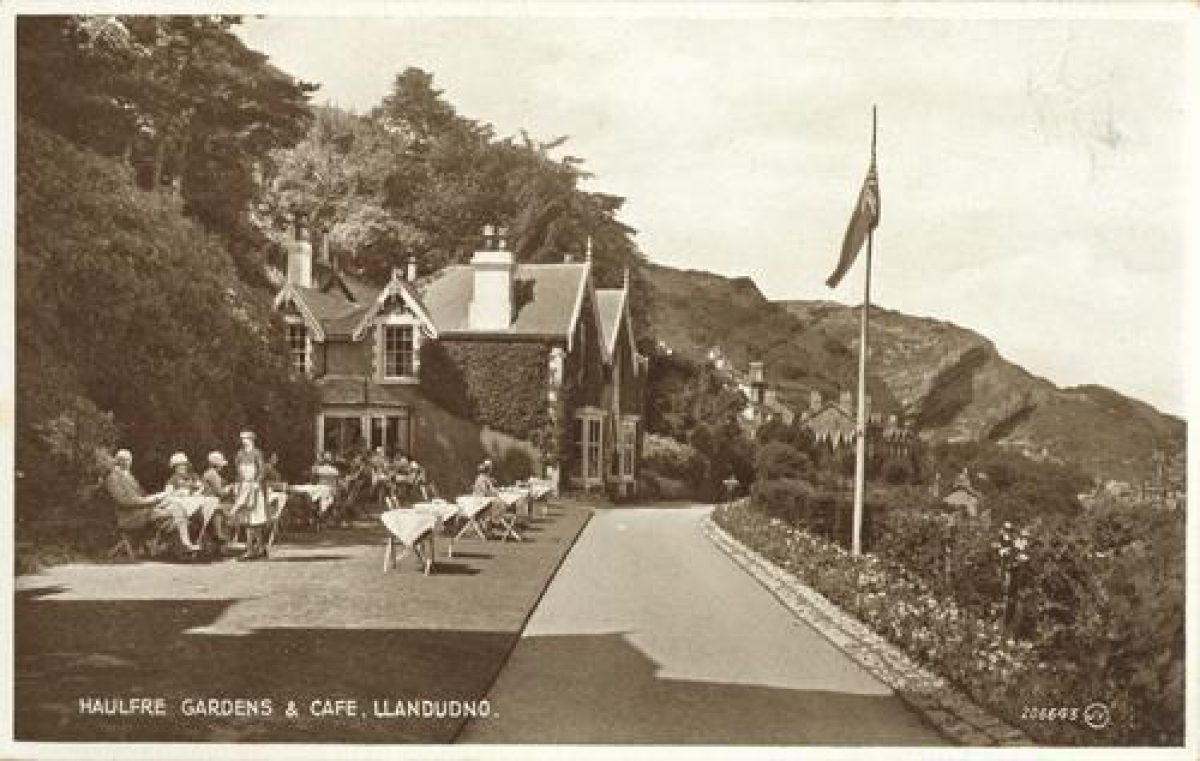 Haulfre Gardens, Llandudno Parks and Gardens (en)