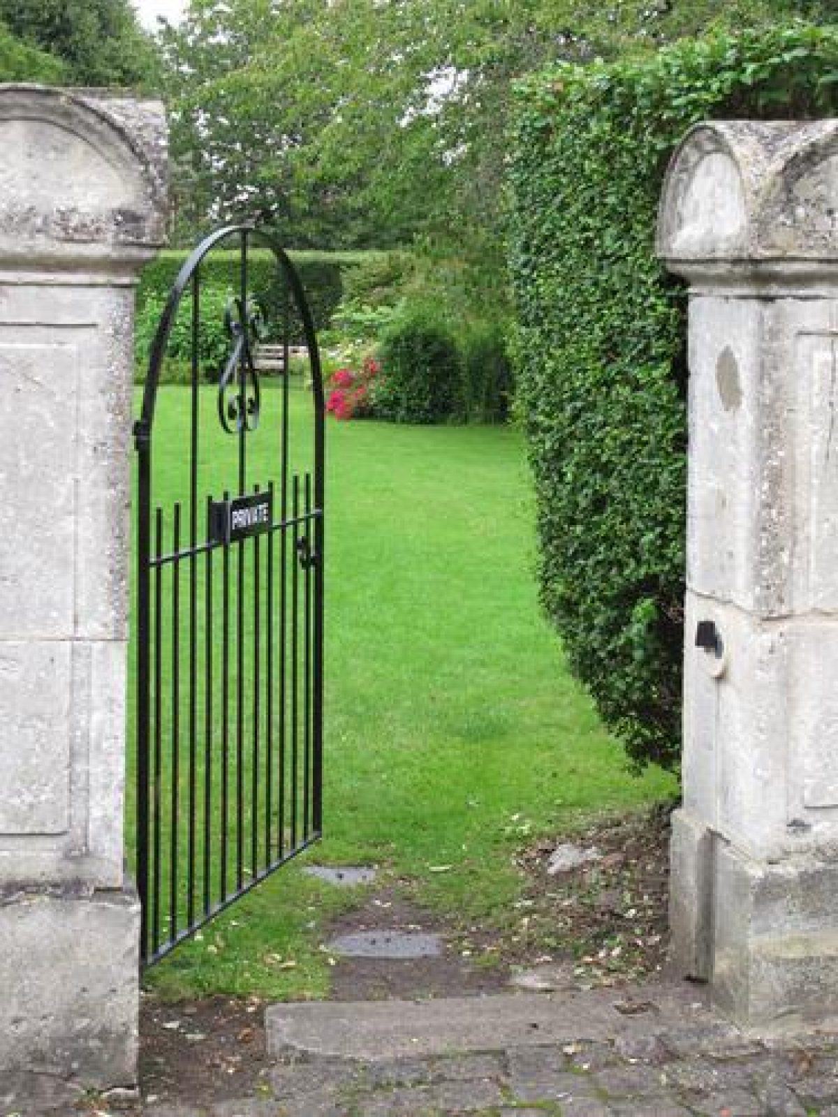 Pgds 20110810 120049 Worcester Crescent3