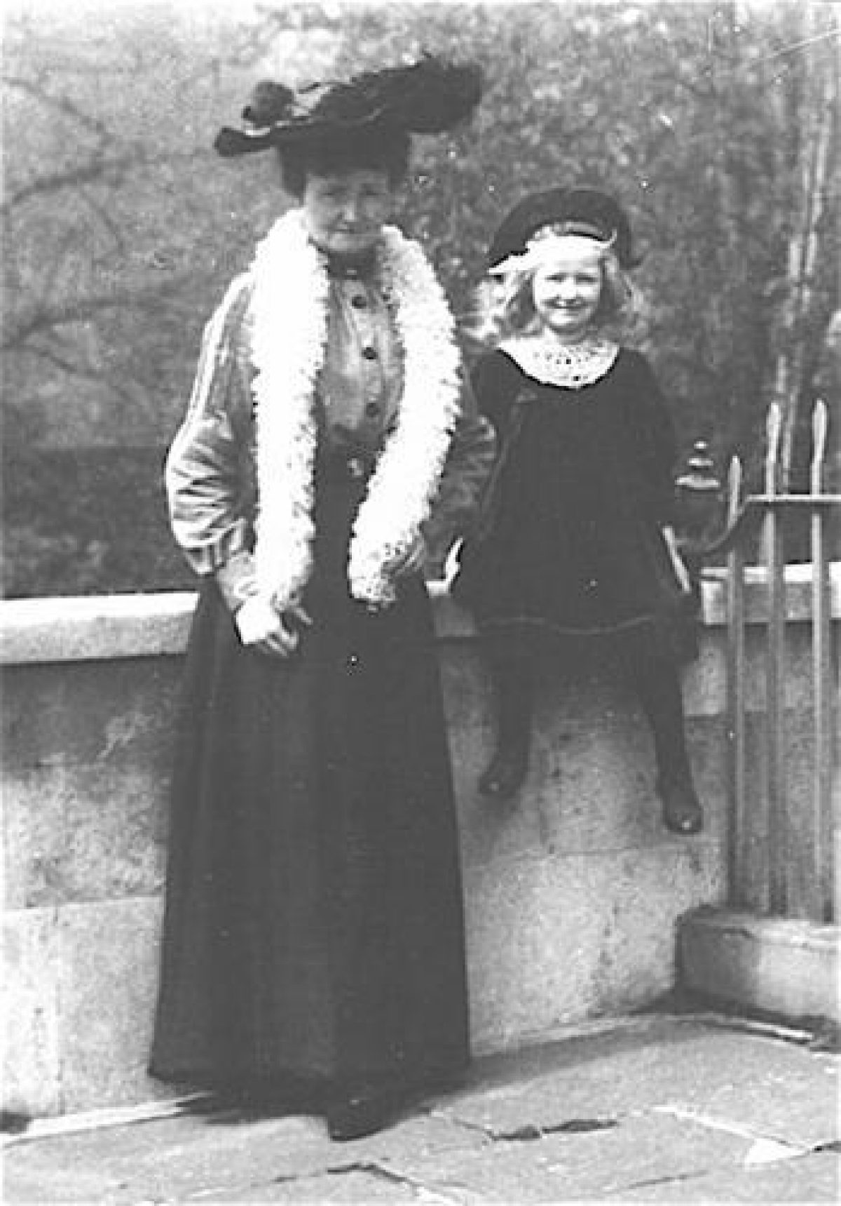 Pgds 20110814 114717 On The Terrace Outside No 30 Cornwallis Crescent East