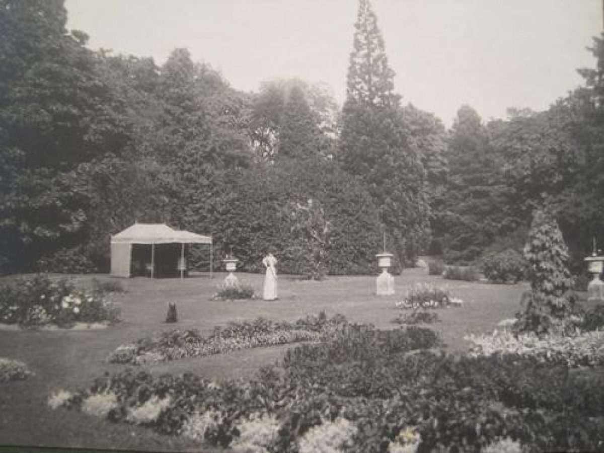 Methven Castle Parks and Gardens (en)