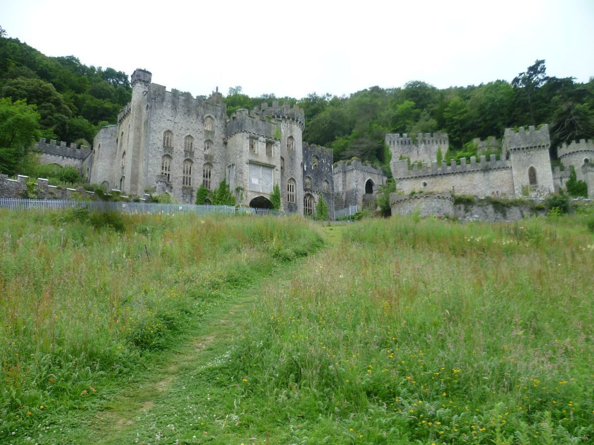 Pgds 20140708 135147 Front Of Castle
