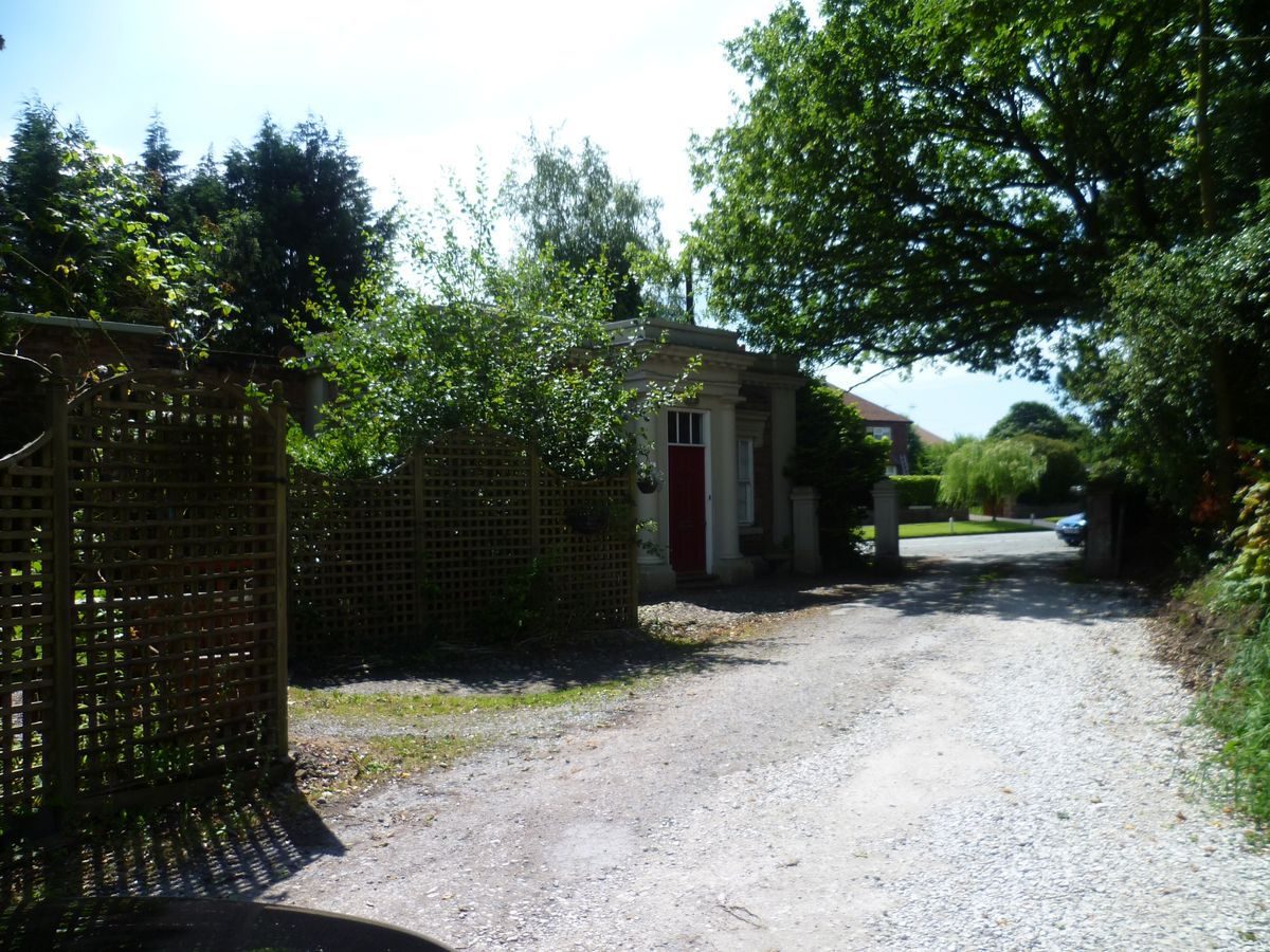 Pgds 20140715 212742 Gatehouse