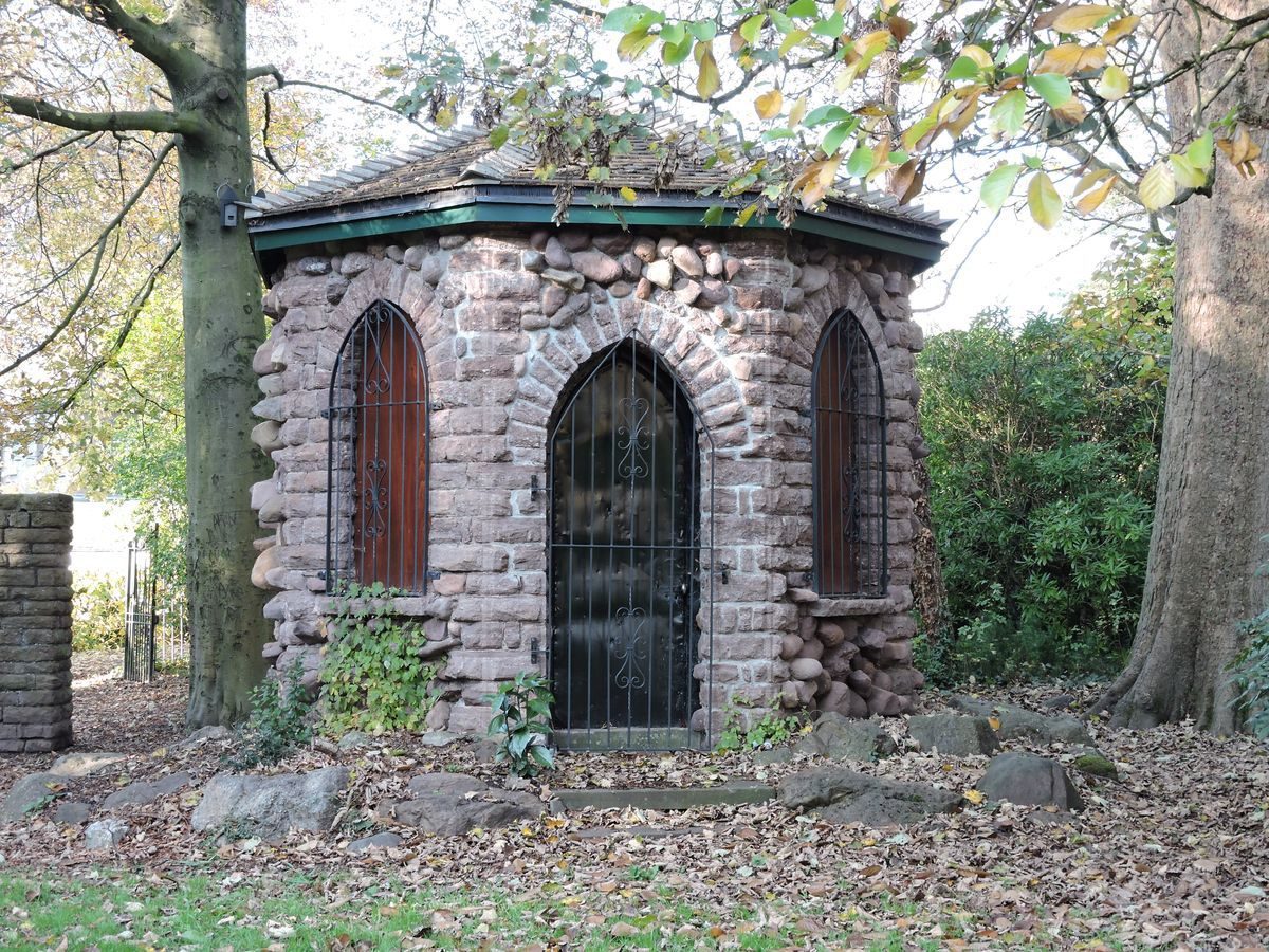 Pgds 20141120 141045 Refurbished Summerhouse Or Gazebo