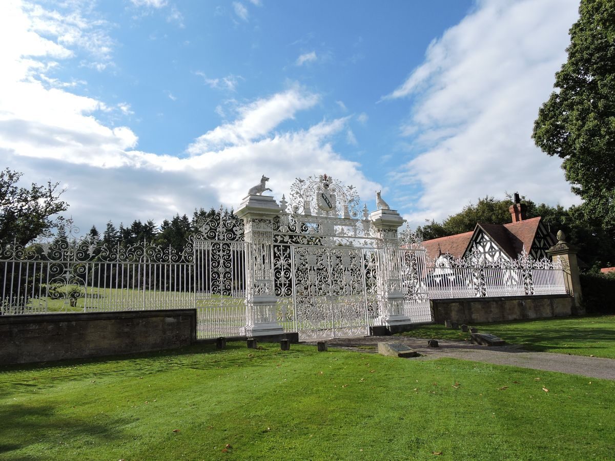 Pgds 20150922 124550 Lodge And Gates