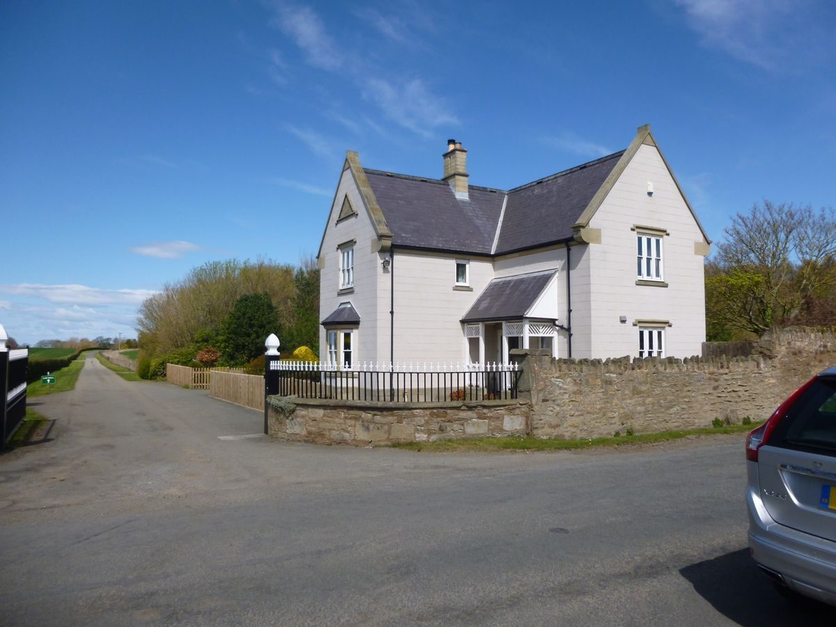 Pgds 20160427 074600 Mostyn Gatehouse